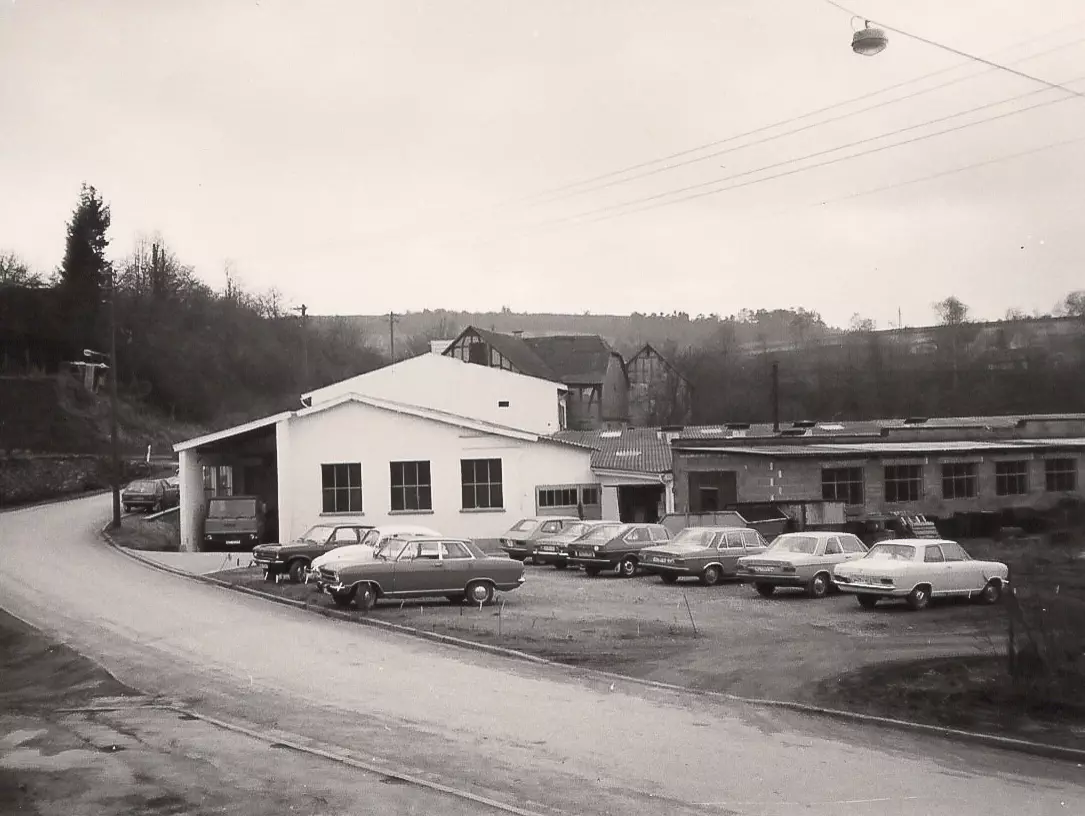 Historie: Bild des Firmengebäudes Sänger Rollenlager Waldsolms